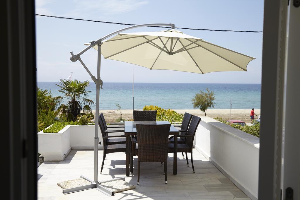 Beach Front Villa Nea Kallikrateia Εξωτερικό φωτογραφία