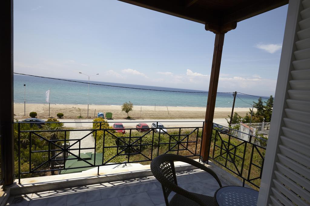 Beach Front Villa Nea Kallikrateia Εξωτερικό φωτογραφία