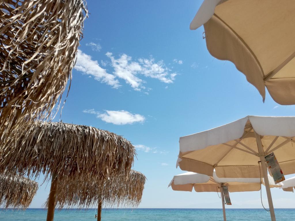 Beach Front Villa Nea Kallikrateia Εξωτερικό φωτογραφία